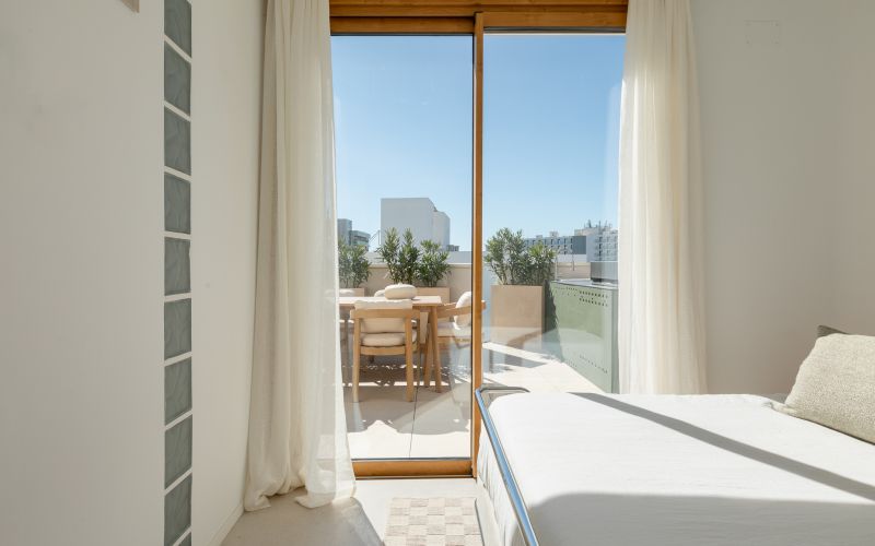 EXCLUSIVO ÁTICO CON PISCINA PRIVADA CON VISTAS AL MAR EN PLAYA D´EN BOSSA