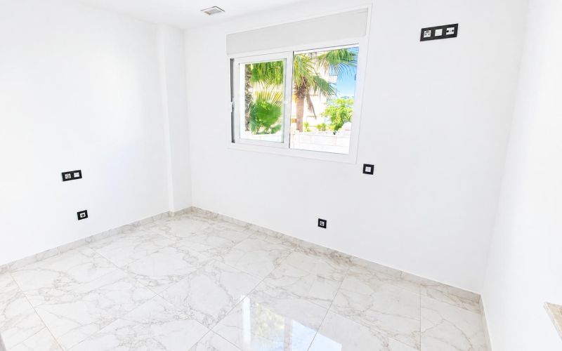 A ESTRENAR!!! ESPECTACULAR PLANTA BAJA DE 3 HABITACIONES CON 296M2 DE JARDÍN