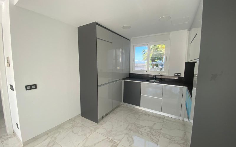 A ESTRENAR!!! ESPECTACULAR PLANTA BAJA DE 3 HABITACIONES CON 296M2 DE JARDÍN