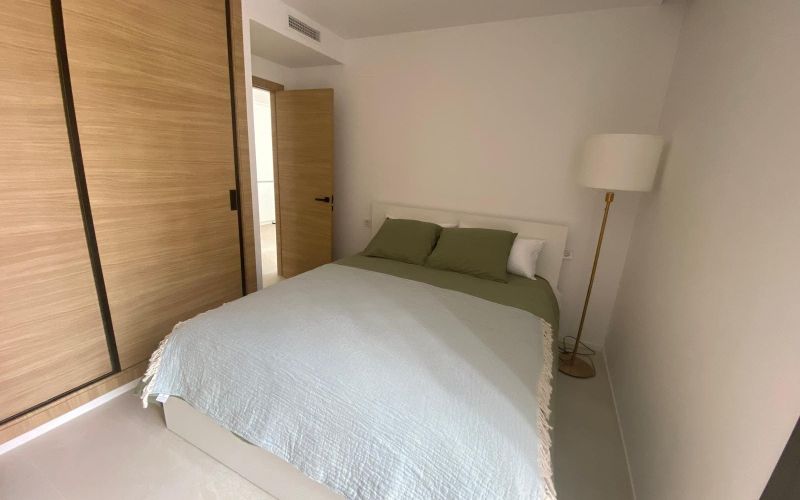 ESPECTACULAR PLANTA BAJA  DE 2 HABITACIONES A ESTRENAR CON GRAN JARDÍN CERCA DE LA PLAYA