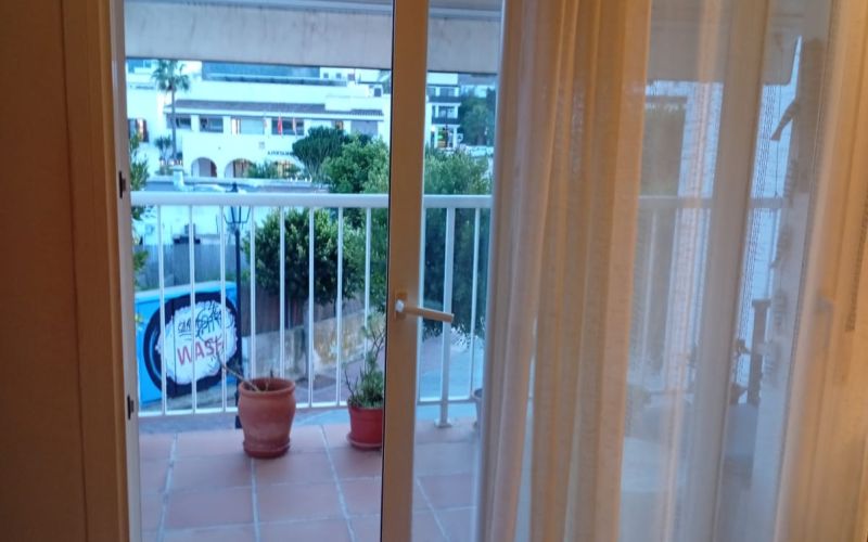 PAREADO DE 3 HABITACIONES CON SOLARIUM EN EL CENTRO DE SAN JOSÉ PUEBLO