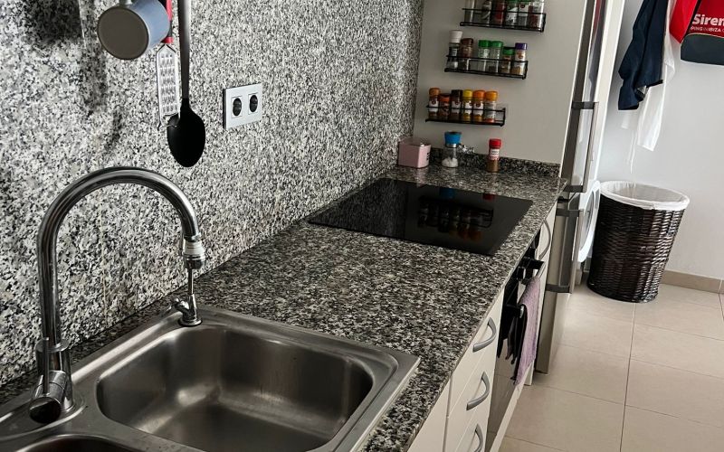 APARTAMENTO DE 2 HABITACIONES CON GRAN TERRAZA CON VISTAS AL MAR