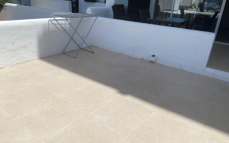 OPORTUNIDAD!!! APARTAMENTO DE 1 HABITACIÓN CON UNOS 20M2 DE TERRAZA CON PISCINA COMUNITARIA