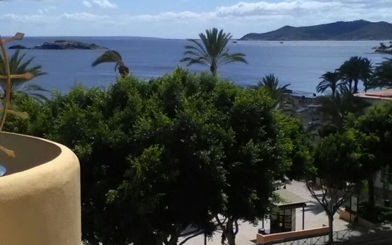 ESTUDIO EN IBIZA CON VISTAS AL MAR
