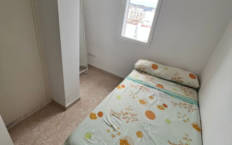 APARTAMENTO EN 10 PLANTA CON ESPECTACULARES VISTAS AL MAR Y PISCINA COMUNITARIA