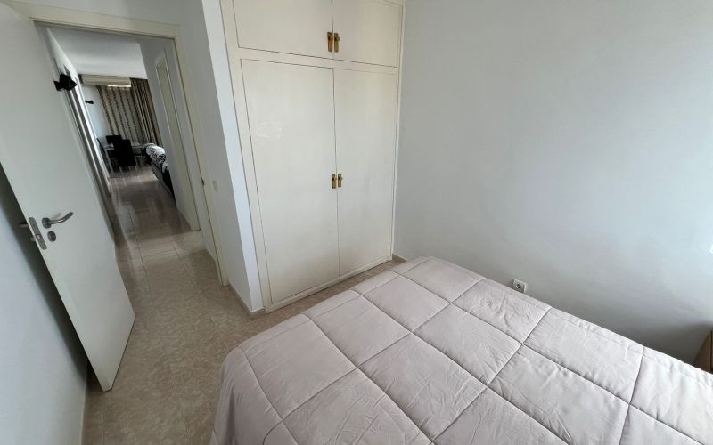 APARTAMENTO EN 10 PLANTA CON ESPECTACULARES VISTAS AL MAR Y PISCINA COMUNITARIA