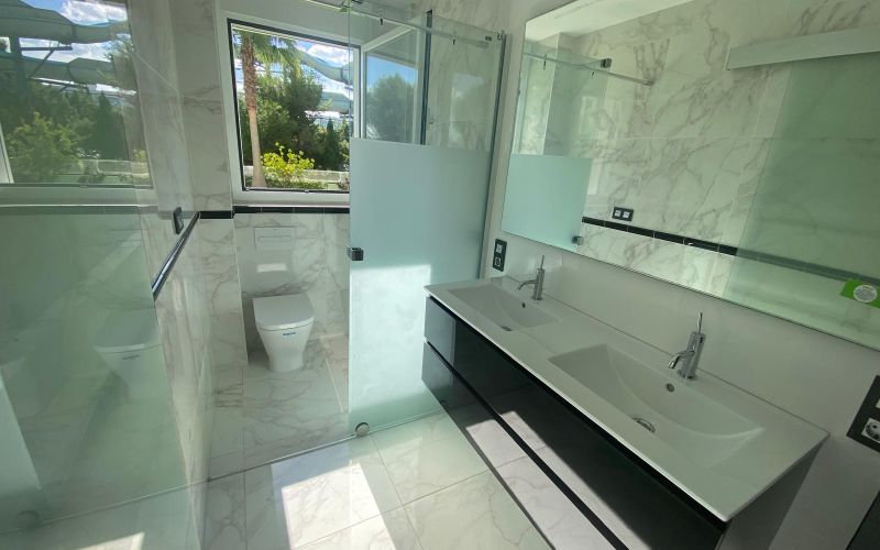 A ESTRENAR!!! ESPECTACULAR PLANTA BAJA DE 3 HABITACIONES CON 296M2 DE JARDÍN