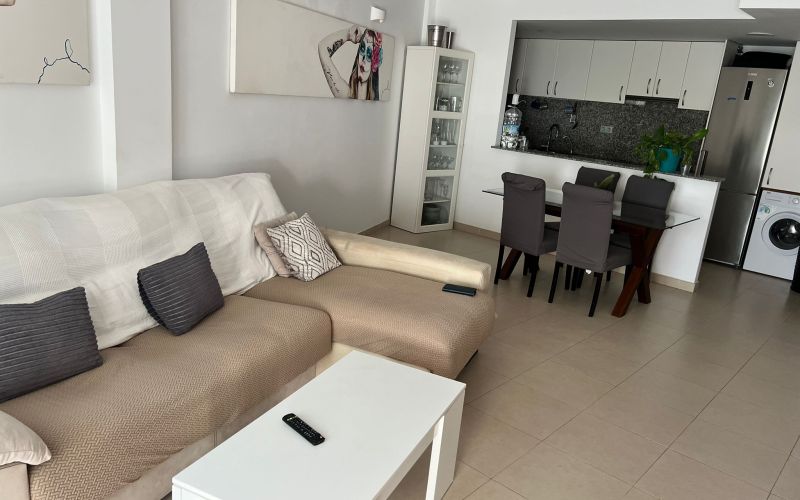 APARTAMENTO DE 2 HABITACIONES CON GRAN TERRAZA CON VISTAS AL MAR