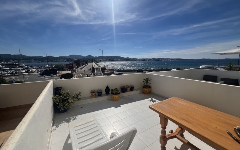 APARTAMENTO CON ESPECTACULARES VISTAS AL MAR