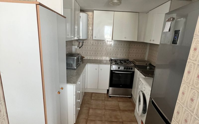 APARTAMENTO EN 10 PLANTA CON ESPECTACULARES VISTAS AL MAR Y PISCINA COMUNITARIA