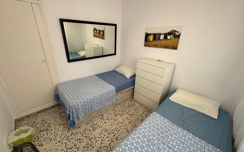 ÁTICO DE 2 HABITACIONES CON TERRAZA GRANDE Y BONITAS VISTAS, CON PISCINA