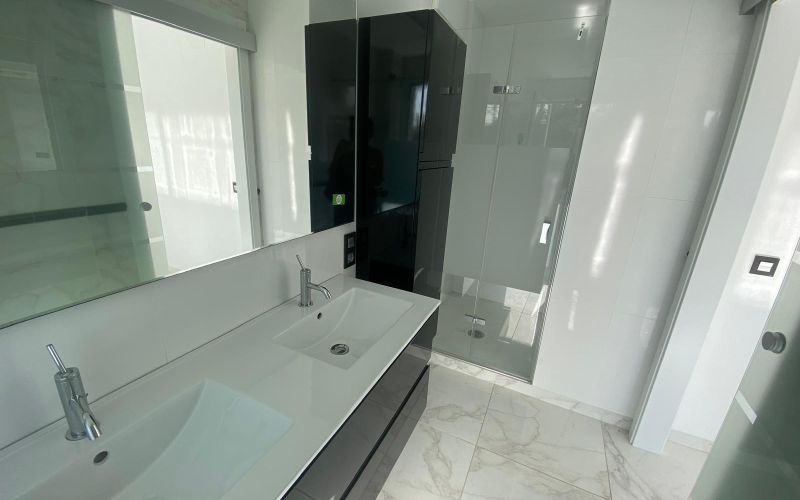 A ESTRENAR!!! ESPECTACULAR PLANTA BAJA DE 3 HABITACIONES CON 296M2 DE JARDÍN