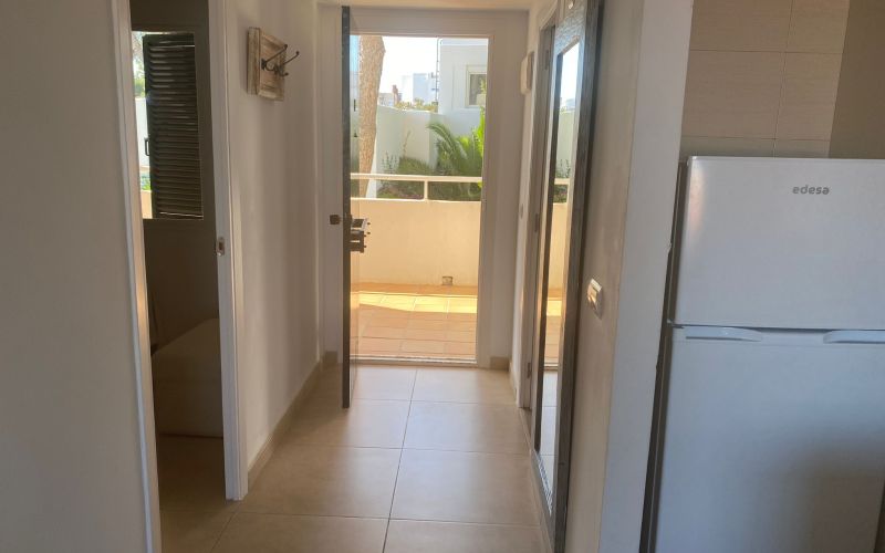 APARTAMENTO DE 2 HABITACIONES CON 32M2 DE TERRAZA Y PISCINA COMUNITARIA