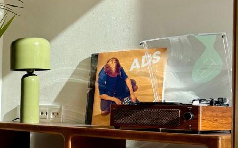 PLANTA BAJA DE 2 HABITACIONES CON 81M2 DE JARDÍN Y TERRAZA CON PARKIG Y TRASTERO