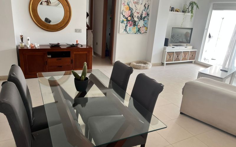 APARTAMENTO DE 2 HABITACIONES CON GRAN TERRAZA CON VISTAS AL MAR