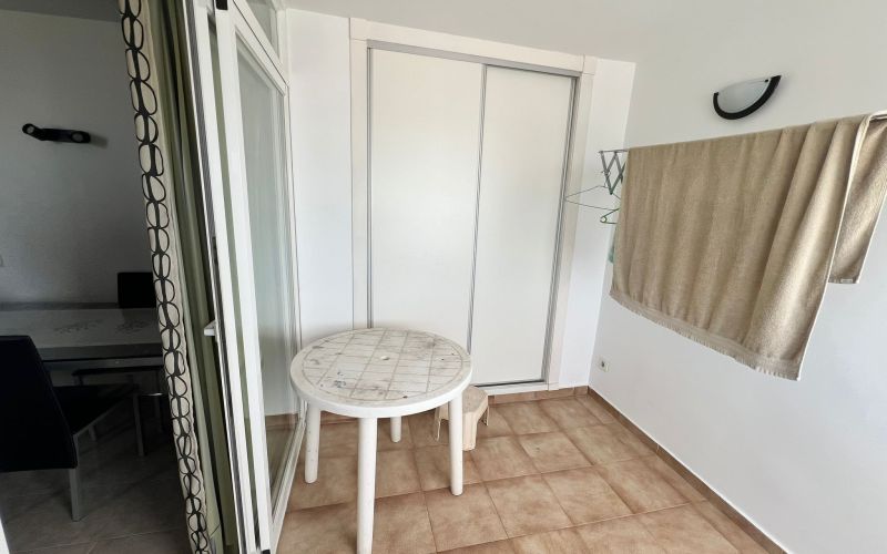 APARTAMENTO EN 10 PLANTA CON ESPECTACULARES VISTAS AL MAR Y PISCINA COMUNITARIA