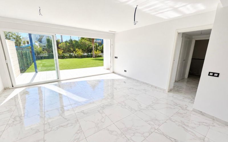 A ESTRENAR!!! ESPECTACULAR PLANTA BAJA DE 3 HABITACIONES CON 296M2 DE JARDÍN