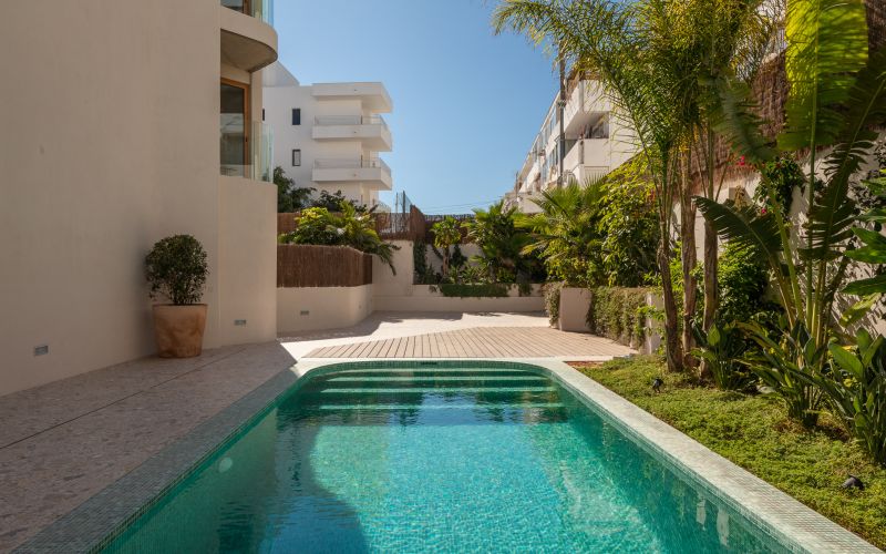 EXCLUSIVO ÁTICO CON PISCINA PRIVADA CON VISTAS AL MAR EN PLAYA D´EN BOSSA