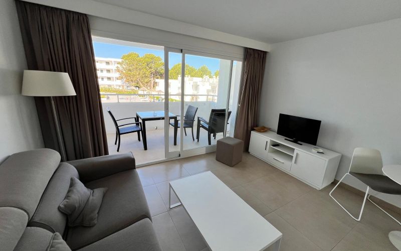 OPORTUNIDAD!!!! APARTAMENTO DE 1 HABITACIÓN  EN COMUNIDAD CERCA DE LA PLAYA CON PISCINA COMUNITARIA