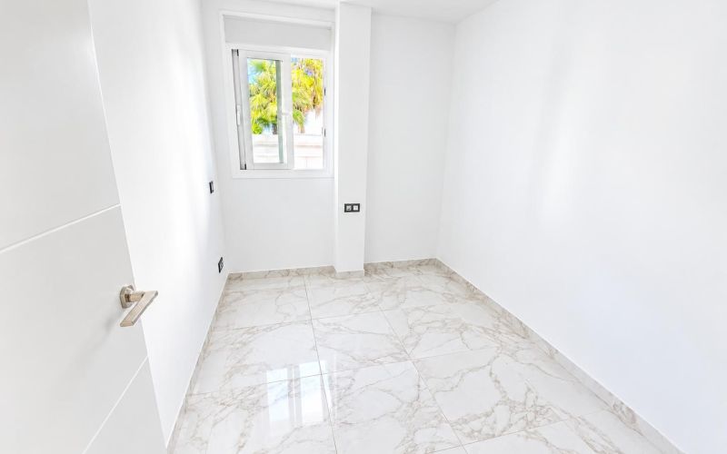 A ESTRENAR!!! ESPECTACULAR PLANTA BAJA DE 3 HABITACIONES CON 296M2 DE JARDÍN